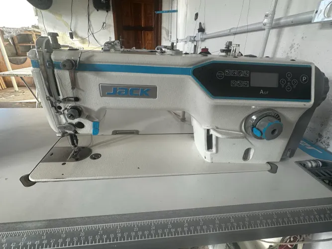 Máquina reta eletrônica Jack A6F