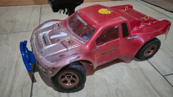 Rc Automodelo Traxxas Slash 4x4 combo 3s lipo 3s rádio Revisado
