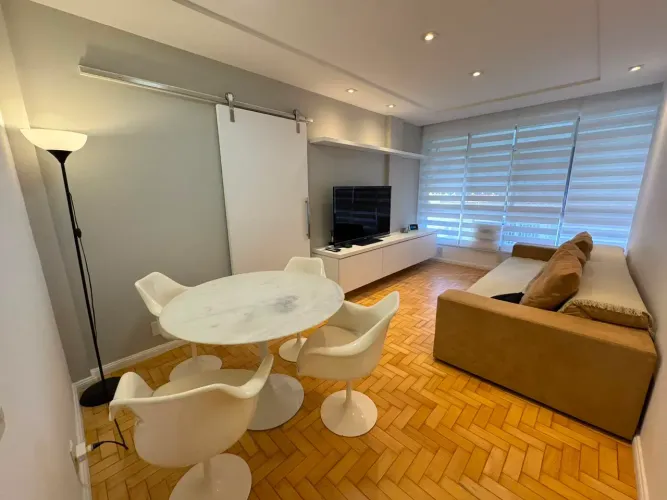 Imóvel para aluguel tem 82 metros quadrados com 2 quartos em Leblon - Rio de Janeiro - RJ