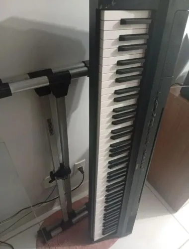 Piano Digital 88 teclas com suporte 