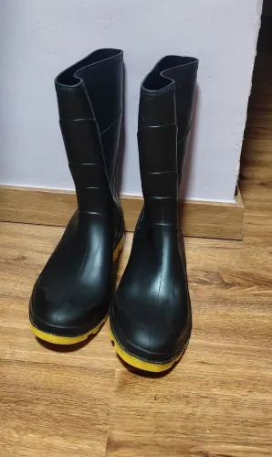 Bota de plástico tamanho 41 Grendene 