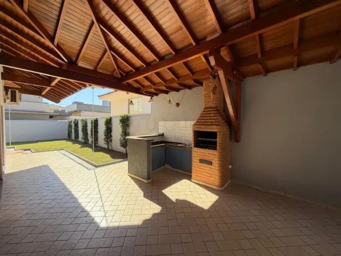 Casa à venda no condomínio Residencial Villaggio II em Bauru-SP.