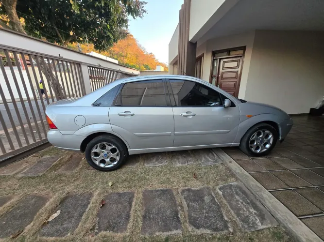 Ford Focus Sedan 2.0 16v/2.0 16V Flex 4P 2003