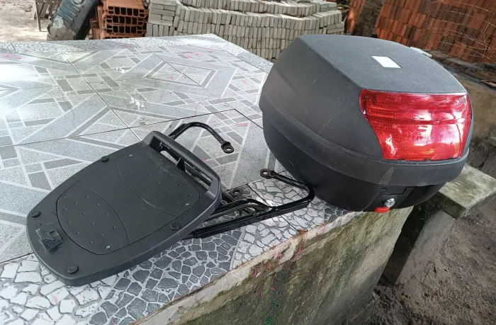Baú pro Tork com garupa e suporte seminovo