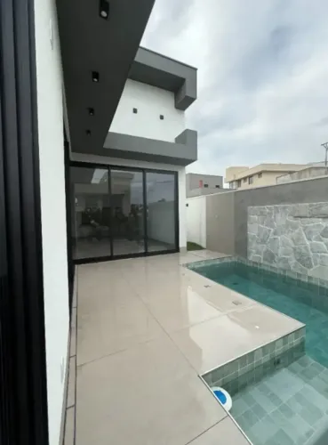 CASA NO JARDINS BARCELONA À VENDA
