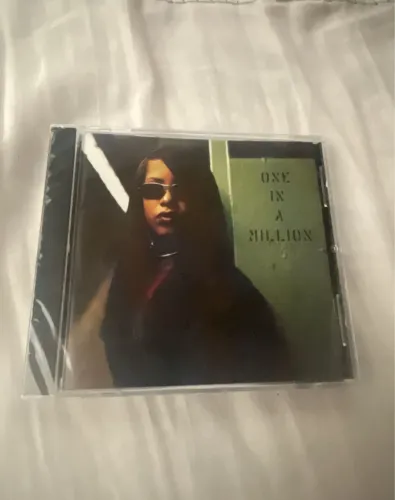 CD Aaliyah One In a Million LACRADO