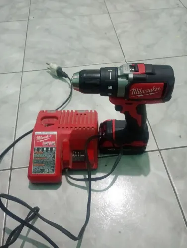 So vendo pra Sorocaba sp . Não entrego, tem que vir buscar parafusadeira mylwakee M18