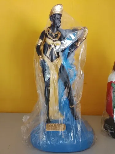 Vendo estátua de oxum africana