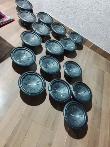 Grave Pioneer e madeiramento Saveiro 