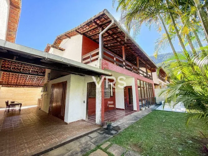 Casa com 5 dormitórios para alugar, 230 m² por R$ 7.443,53/mês - Carlos Guinle - Teresópol