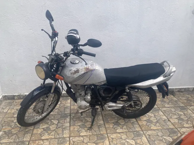Moto Max 125cc vendo ou troco documento em dia