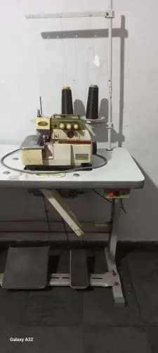 Maquina overlogue industrial