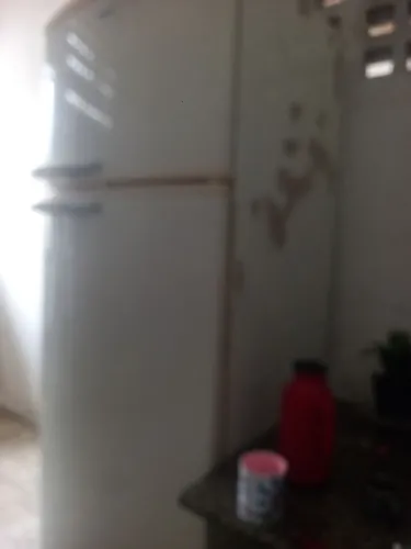 Geladeira cônsul tira no local el parou de gelar mais acende lux 170 tais retirada no loc