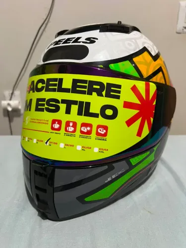 Capacete peels