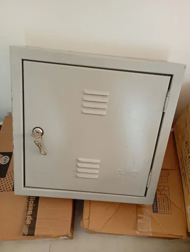 Quadro de disjuntor metal