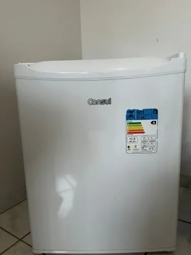 Frigobar Consul 76 litros com Gaveta Multiuso - CRC08CB 220V