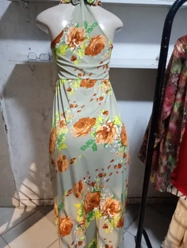 Vestido longo com lindas estampas tamanho M/G