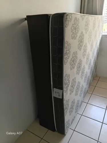 Colchão novo de casal mais cama.