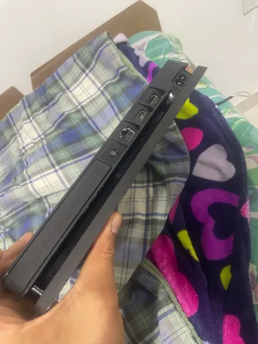 PS4 slim 