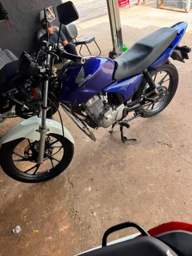 Moto pra pessoas exigente muito concervada