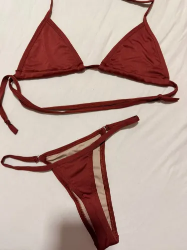 Vendo Bikini tamanho M cor vermelha