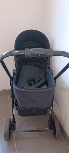Carrinho de bebê Galzerano com colchão conservado