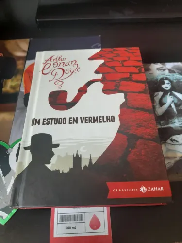 Um estudo em vermelho