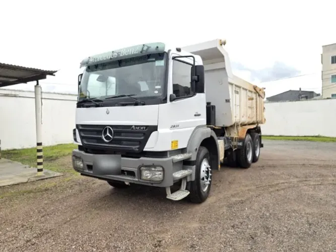 Mercedes-Benz Axor 2831 6x4 Caçamba Pastre 2012 - 42.000 km