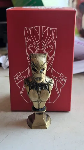 Mini busto Steel Collectibles #6 Pantera Negra Omelete Box