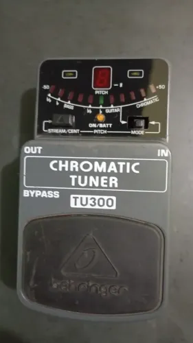 Pedal Behringer TU 300 Afinador