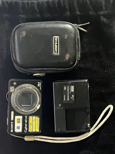Câmera digital Sony Cyber-Shot em ótimo estado, com 10.1 megapixels