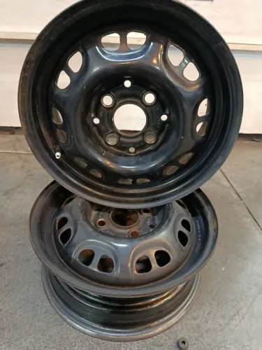 Vendo roda 13 vw cachorrinha gol 