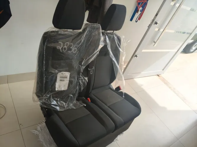 Banco canora Ford transit 26/26 nova<br>750,00