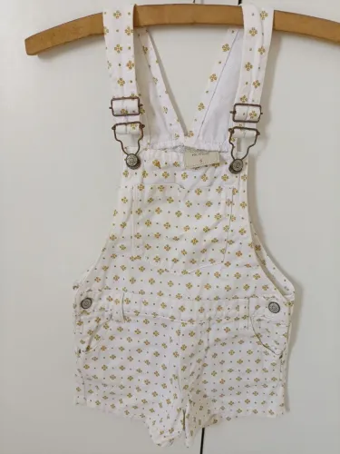 Macacão de shorts infantil