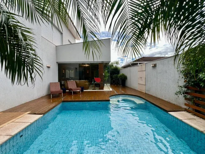 Casa alto padrão com 450m², 4 quartos/suítes à venda no Condomínio Santa Mônica 1 em Ribei