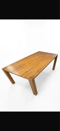 Mesa de madeira maciça