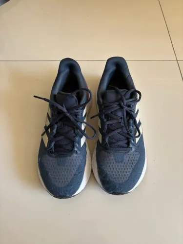 Tênis Adidas
