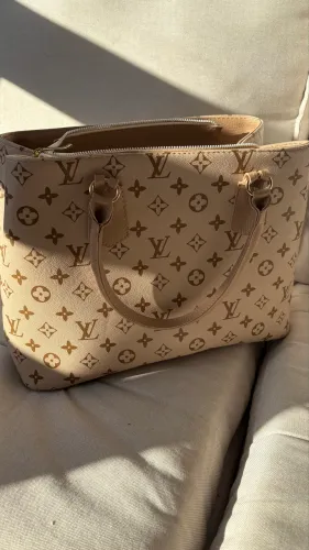 Bolsa monograma bege