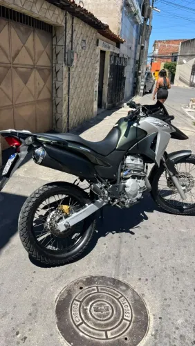 VENDO XRE 300 - ANO 2017
