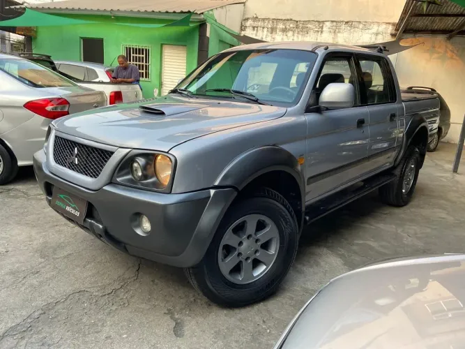 Mitsubishi L200 Outdoor HPE 2.5 4X4 CD T.dies. Mec. 2010