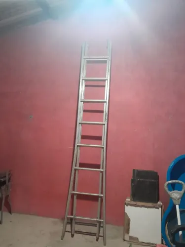 Escada de alumínio