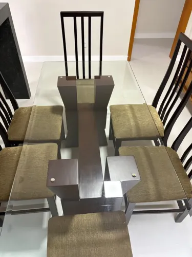 Mesa com tampo de vidro 1,60m 6 cadeiras