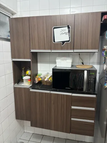 Móvel de cozinha com balcão