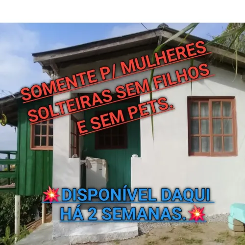 ALUGA-SE CASA NO CENTRO DE FLORIPA (SOMENTE DAQUI HÁ 2 SEMANAS).