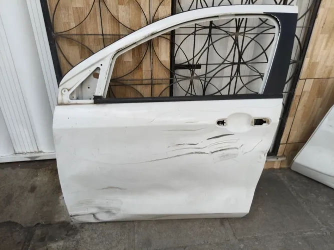 Porta Fiat cronos, lado direito