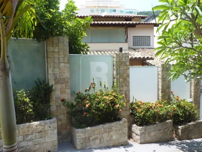 Casa para Locação em Niterói, São Francisco, 5 dormitórios, 3 suítes, 5 banheiros, 3 vagas
