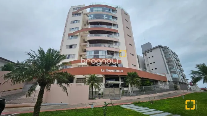 Apartamento de 3 quartos e 2 vagas no Itaguaçu