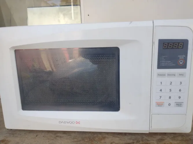 Microondas funcionando 170,00