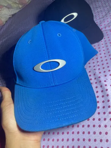 Boné tican 200$ cada boné 