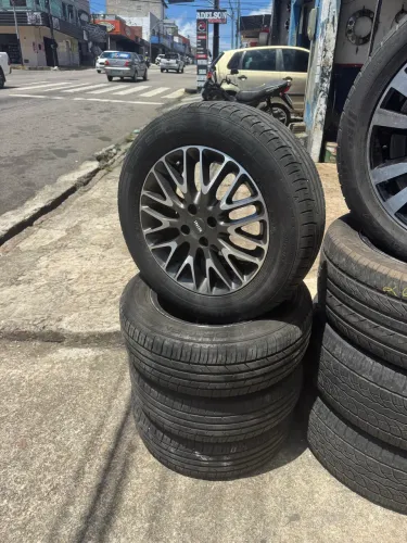 Vendo jogo de rodas 16 com pneus novos